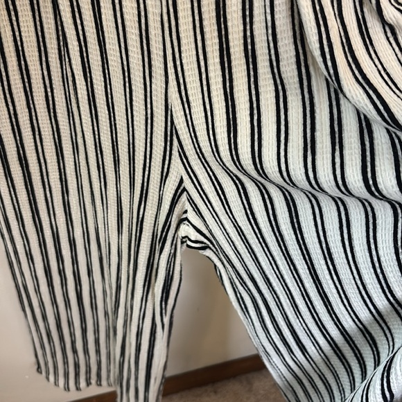 Bershka SZ L Waffle Knit Jumpsuit Playsuit Wide Leg Striped - Picture 6 of 7